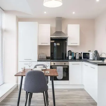 Bright 1 Bed Apartment Manchester - Sleeps 2-2